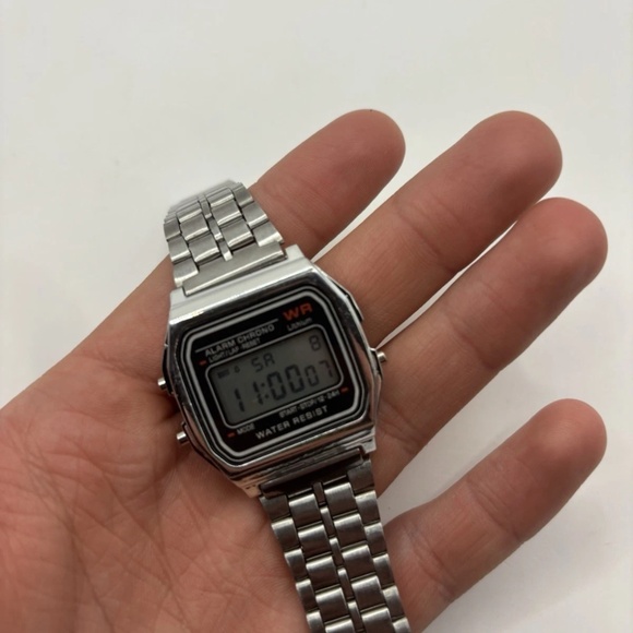 Y2K Vintage Silver Digital Watch Adjustable Stainless Steel Unisex - Picture 2 of 5
